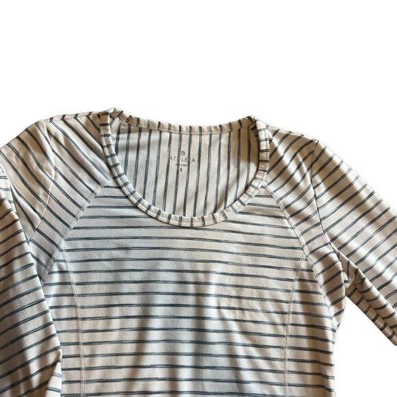 Athleta Space Dye Striped Shirt. White and Blue. Great Condition!! Size Small - Picture 2 of 12